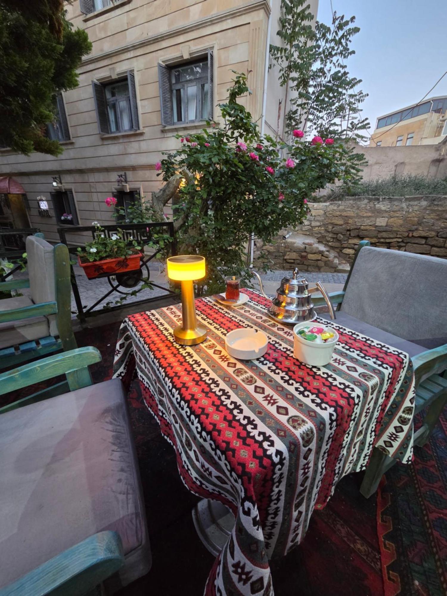Chambers Old City Hotel Баку Экстерьер фото
